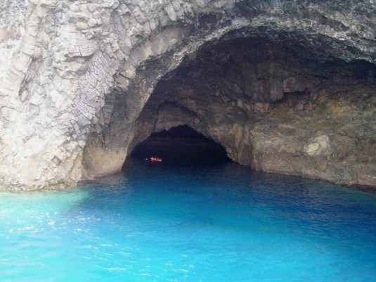 filicudi-grotta-bue-marino